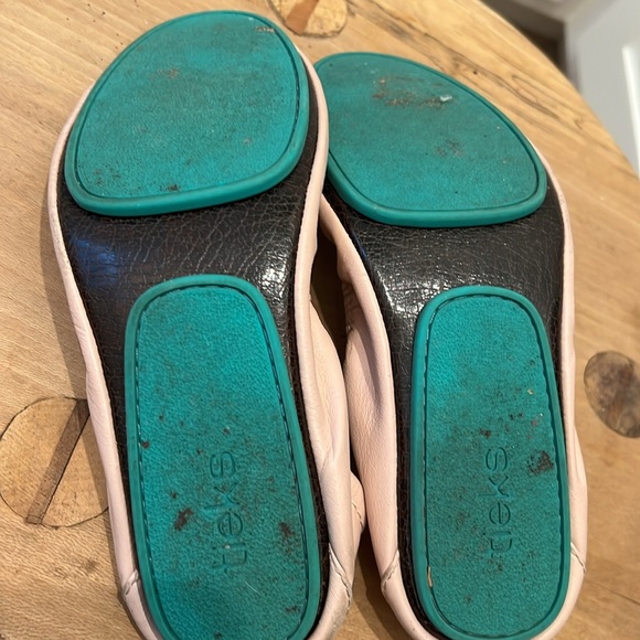 Light pink Tieks Size 7 flats - Picture 9 of 9